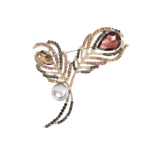 سنجاق سینه زنانه طرح پر طاووس کد brfp-170