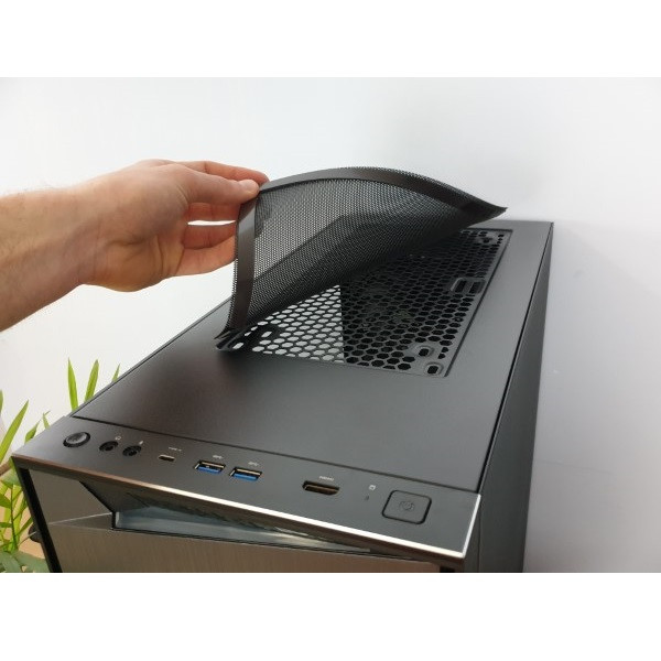 کیس کامپیوتر گیگابایت آروس مدل C300