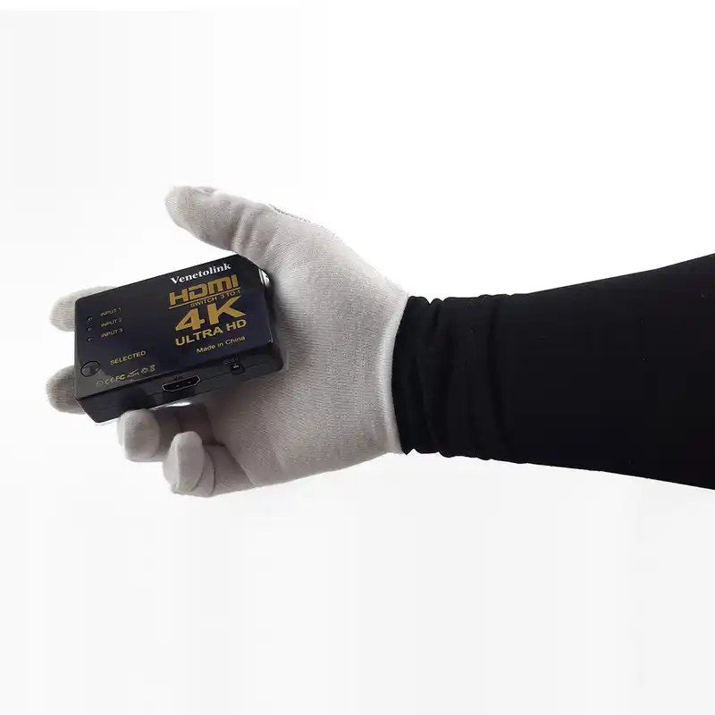 سوئیچ 1 به 3 HDMI ونتولینک مدل UH-301