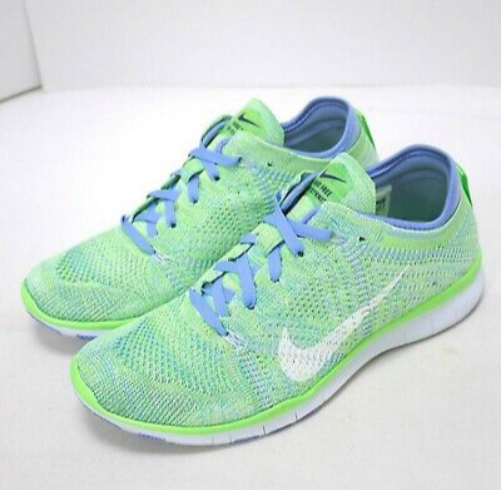 کفش مخصوص پیاده روی نایکی مدل FREE TR FLYKNIT 