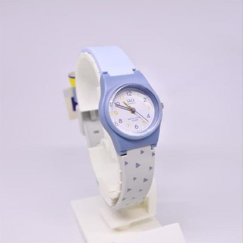 ساعت مچی عقربه ای دخترانه کیو اند کیو مدل VP47J035Y ساعت مچی عقربه ای دخترانه کیو اند کیو مدل VP47J035Y