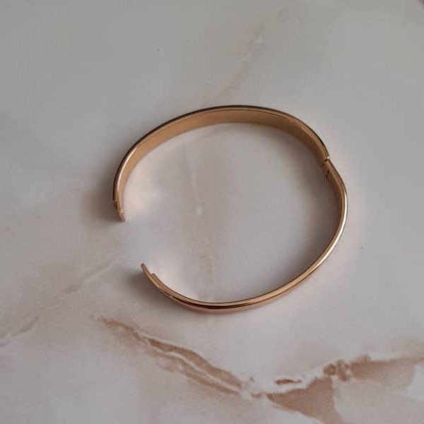 دستبند زنانه ژوپینگ مدل النگویی بیضی 720 دستبند زنانه ژوپینگ مدل النگویی بیضی 720