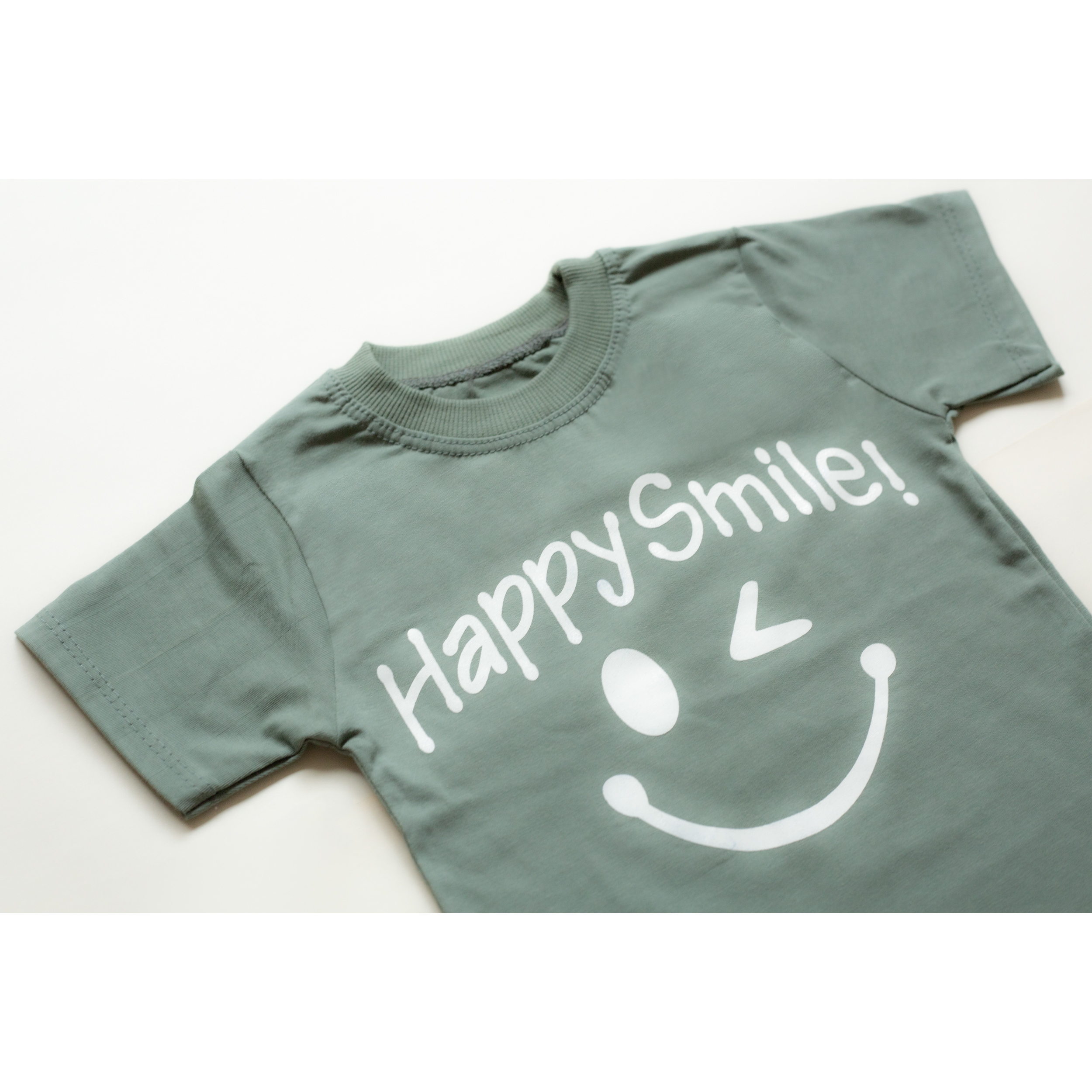 ست تیشرت و شلوارک پسرانه طرح happy smile کد 4