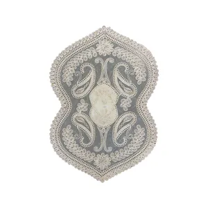 رومیزی مدل عسلی طرح قیطان بته جقه سایز 40×28 سانتی متر