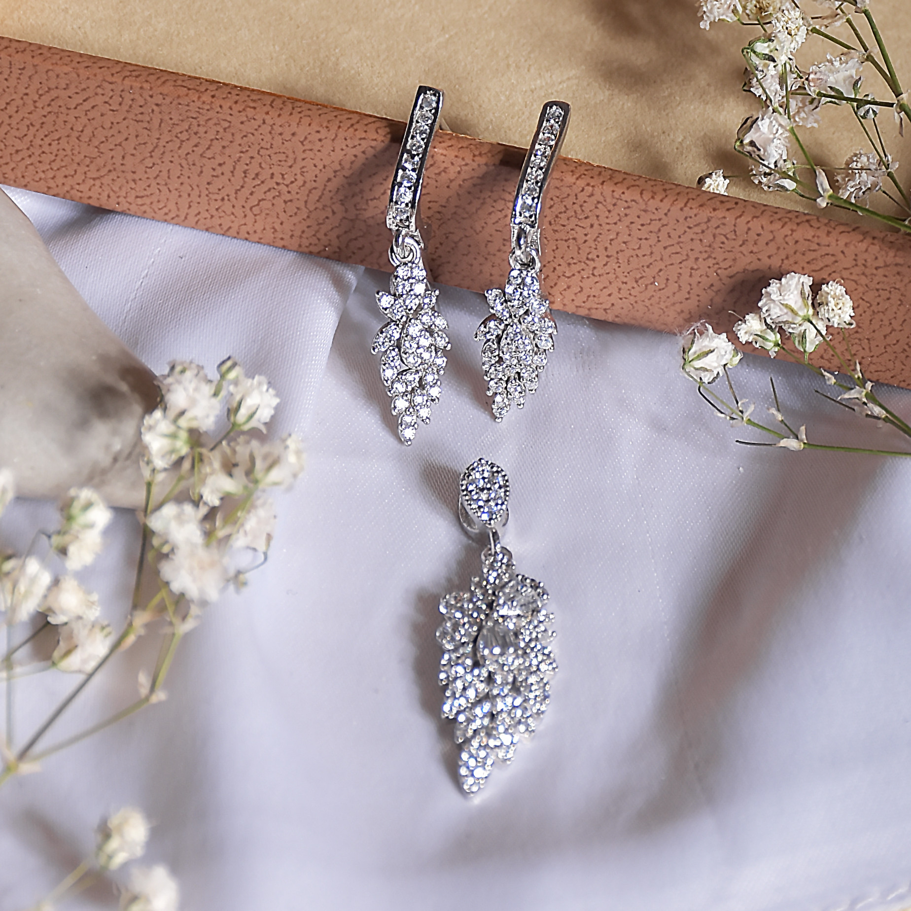 نیم ست نقره زنانه نقره جات لطفی کد SNR04