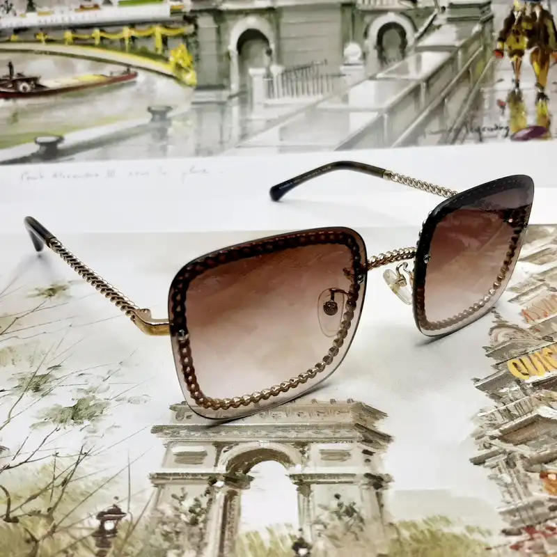 عینک آفتابی زنانه  مدل CH4245c121s3