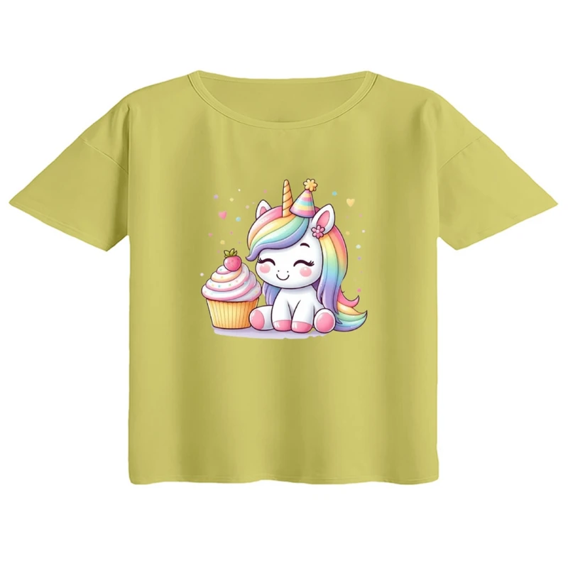 کراپ تی‌شرت آستین کوتاه زنانه مدل تک شاخ و کیک فنجانی