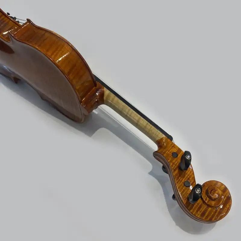 ویولن مدل دست ساز