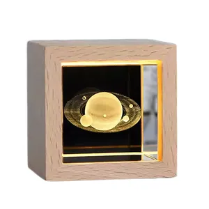 چراغ خواب مدل مکعب شیشه ای فریم دار طرح زحل کد 3159