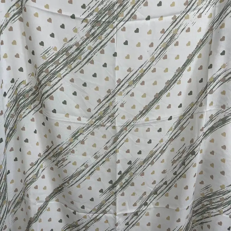 روسری زنانه مدل قلب ریز