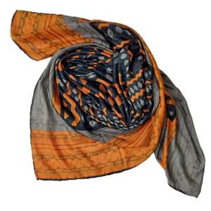 روسری زنانه مدل نخی هندسی