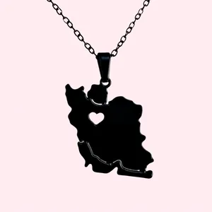 گردنبند مدل ایران و عشق