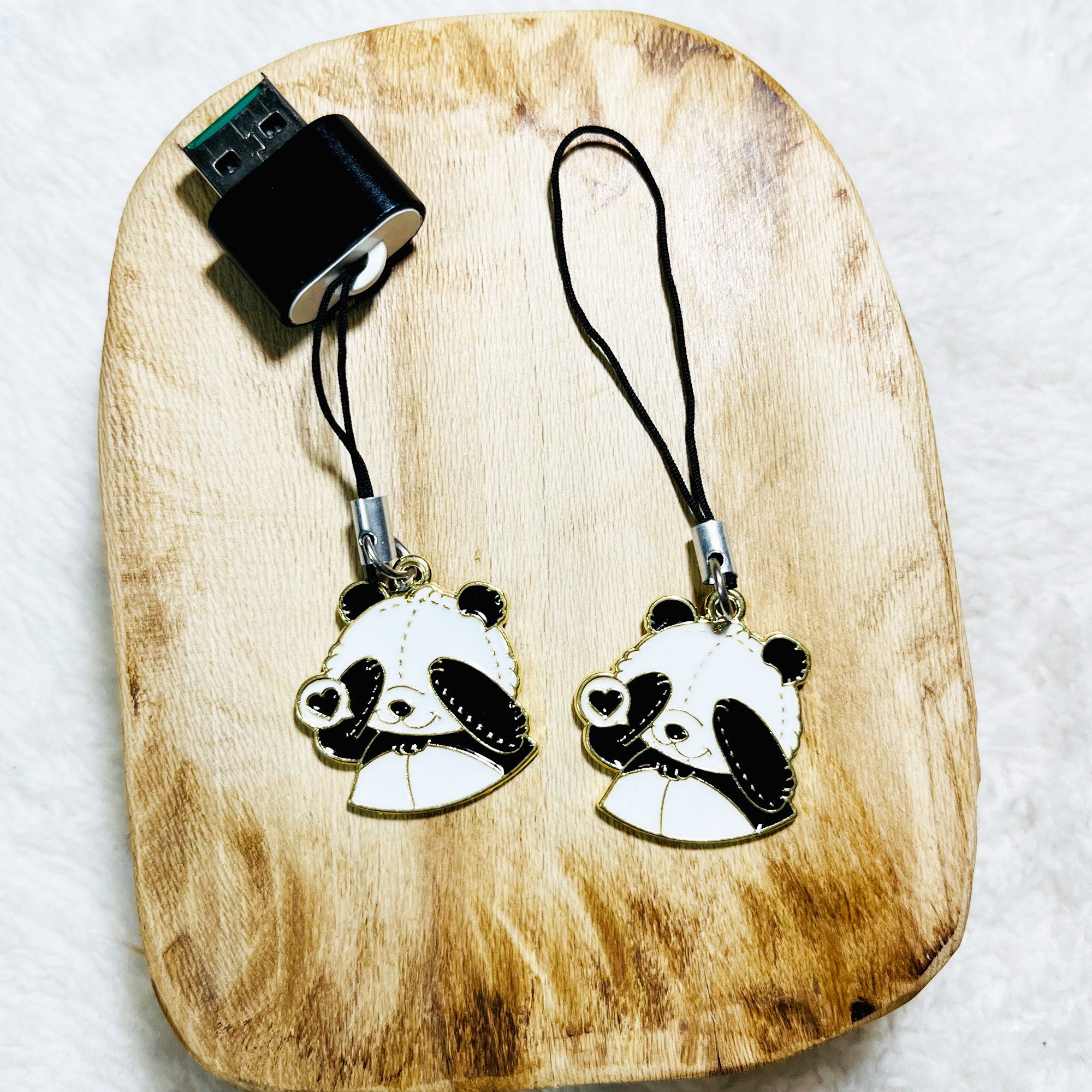 آویز موبایل مدل پاندا چشم قلبی کد glsa01