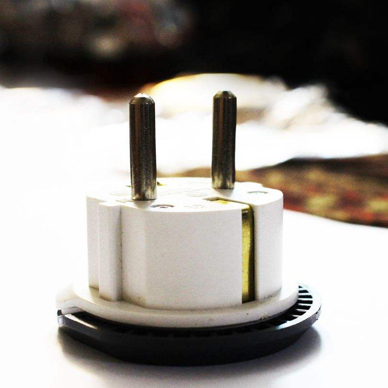 مبدل برق بهداد الکتریک مدل BE- 220 بسته 25 عددی