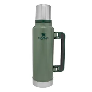 Classic series Stanley flask with a capacity of 1.4 liters
