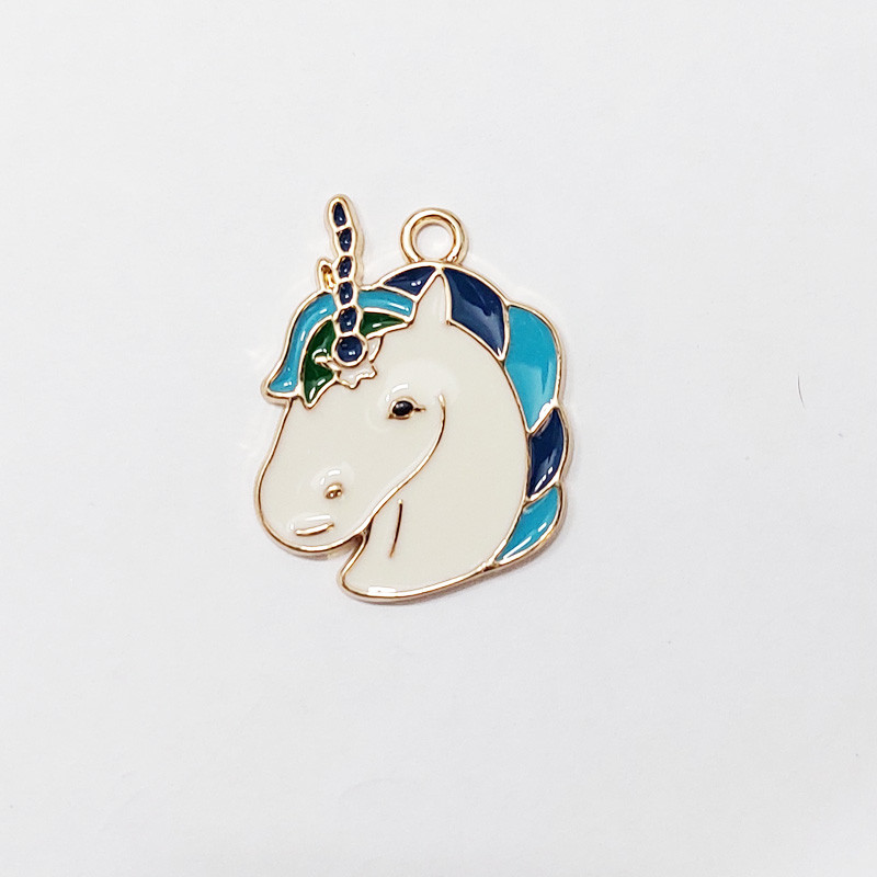 آویز گردنبند دخترانه مدل اسب تک شاخ زیبا کد 71 بسته 5 عددی آویز گردنبند دخترانه مدل اسب تک شاخ زیبا کد 71 بسته 5 عددی