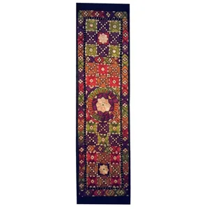رومیزی سوزن دوزی کد SOOZRA2