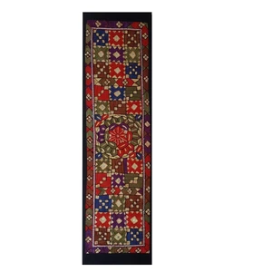 رومیزی سوزن دوزی کد SOOZRA10