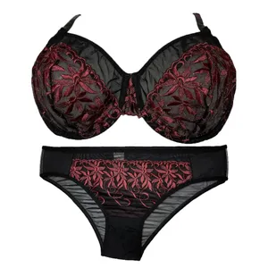 ست شورت و سوتین زنانه برتا مدل دانتل و تور