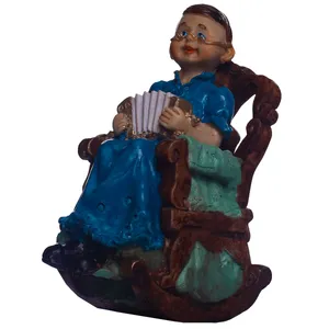 مجسمه لیلپار طرح پیرزن آکاردئون زن مدل DGO-1041 A