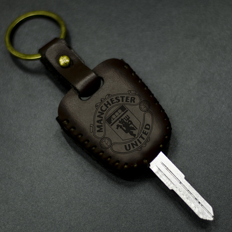 جاسوئیچی خودرو چرمینه اسپرت مدل منچستریونایتد کد 7019 مناسب برای سمند و دنا