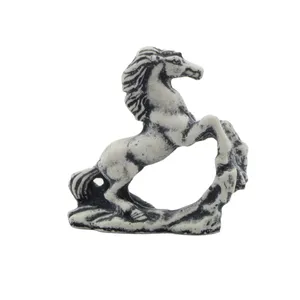 مجسمه طرح اسب