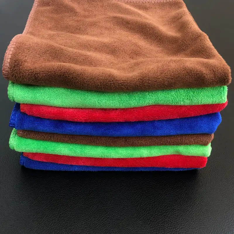 دستمال میکروفایبر نظافت خودرو لاکچری چرم مدل LC-P400 بسته 4عددی