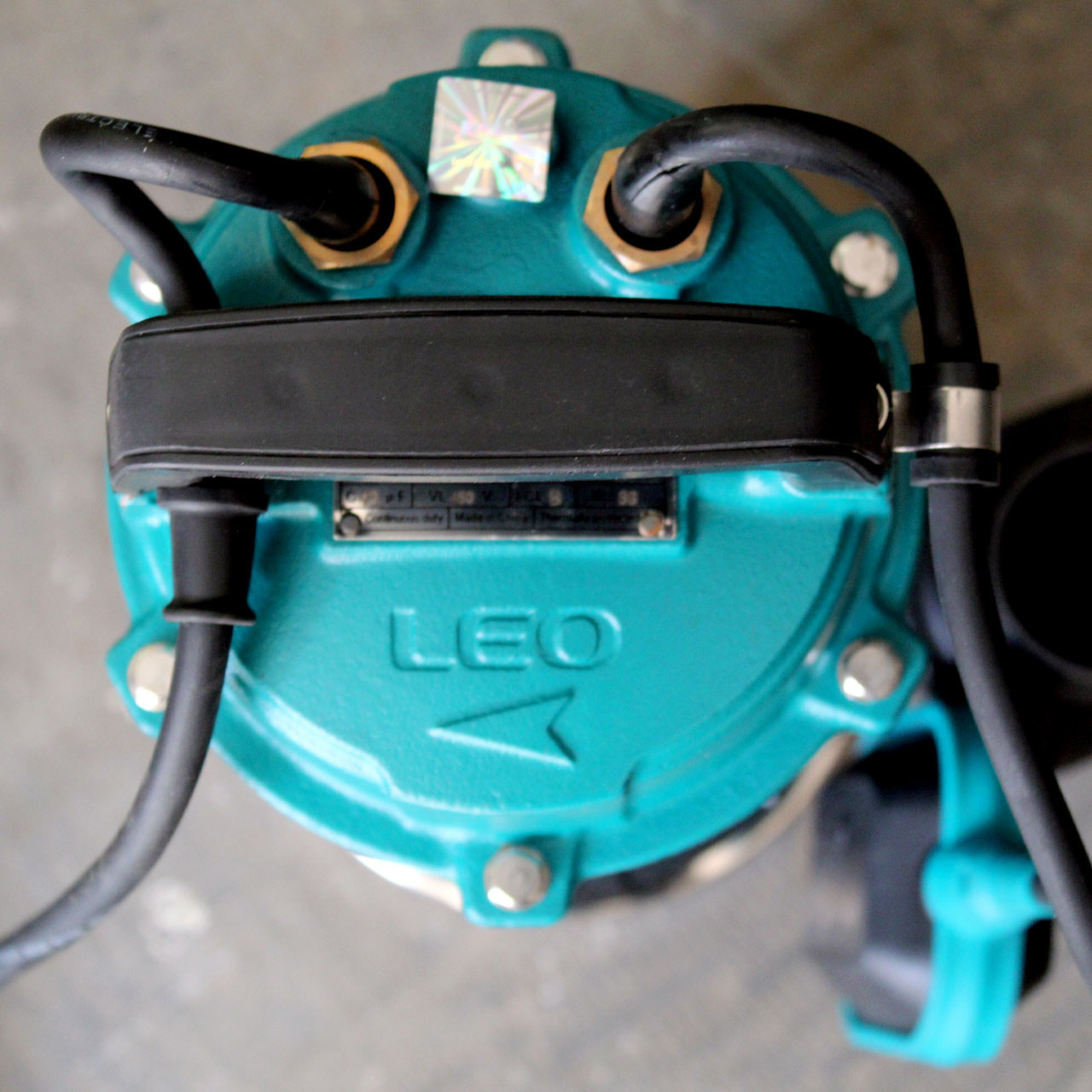 پمپ کفکش لئو
مدل QDX 15-14/1.1 A