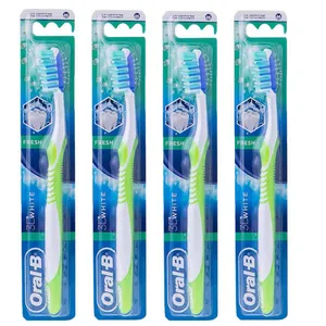 مسواک اورال-بی مدل 3D white با برس متوسط مجموعه 4 عددی