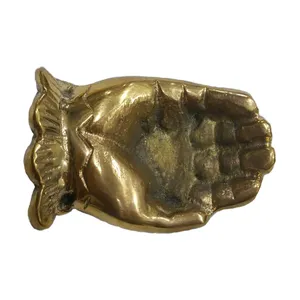 زیرسیگاری مدل دست