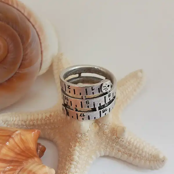 انگشتر طرح متر خیاطی کد AN-MET1