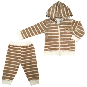 ست سویشرت و شلوار نوزاد طرح HUG کد M221