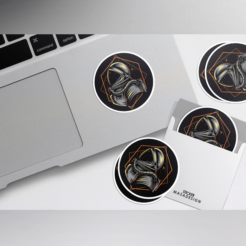 استیکر لپ تاپ ماسا دیزاین طرح فضانورد مدل STK840