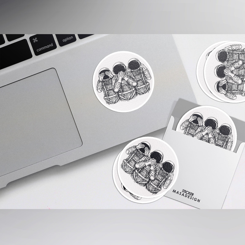 استیکر لپ تاپ ماسا دیزاین طرح فضانورد مدل STK852