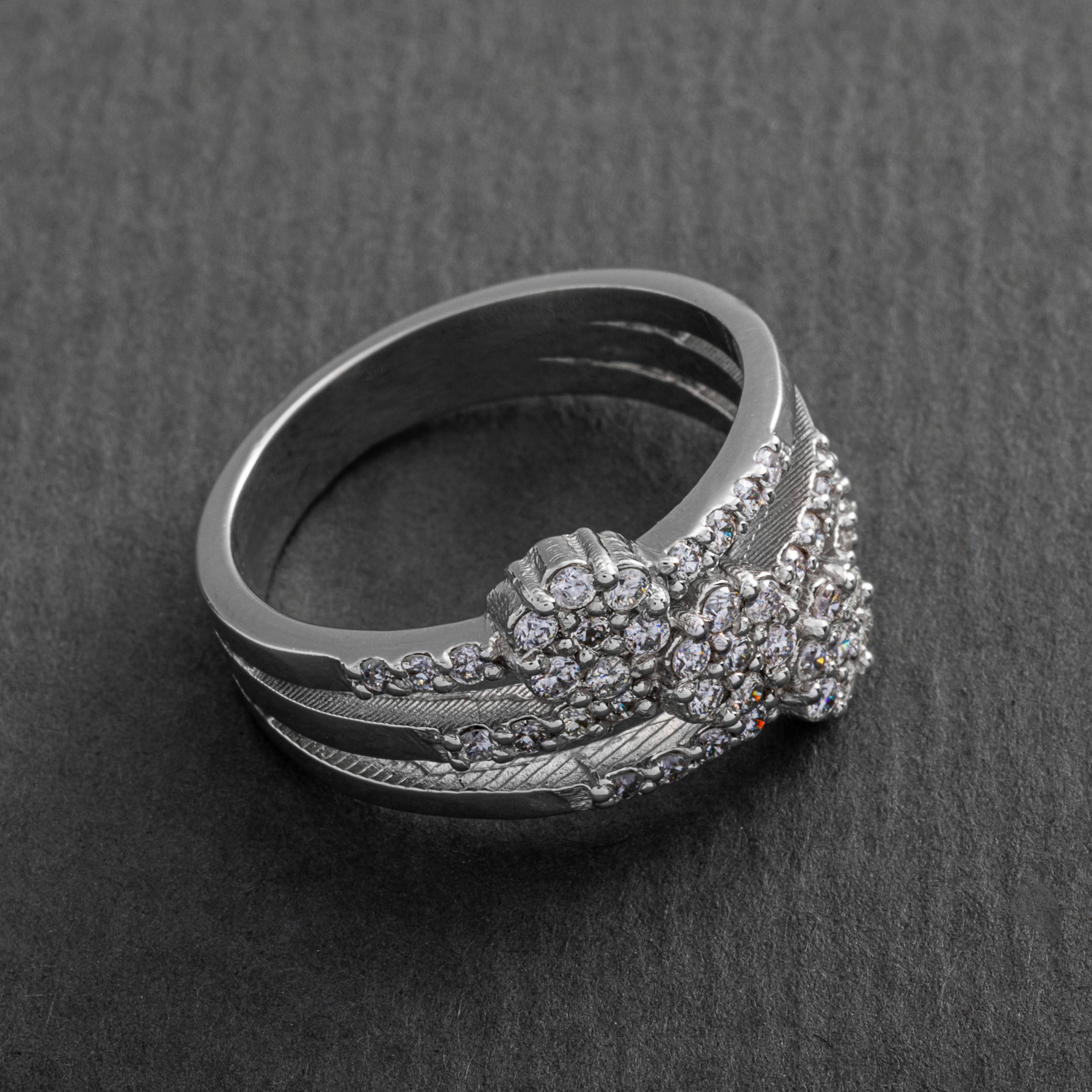 انگشتر طلا 18 عیار زنانه جواهری سون مدل 2425