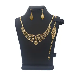 نیم ست طلا 18 عیار زنانه کد 3003