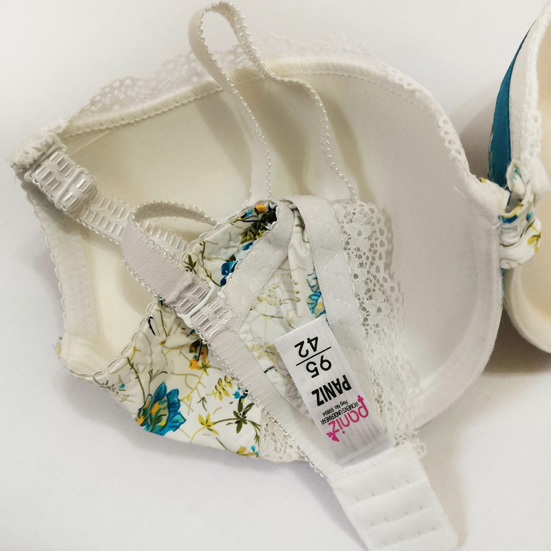 ست سوتین و شورت زنانه پانیذ مدل اسفنجی گلدار کد C-007