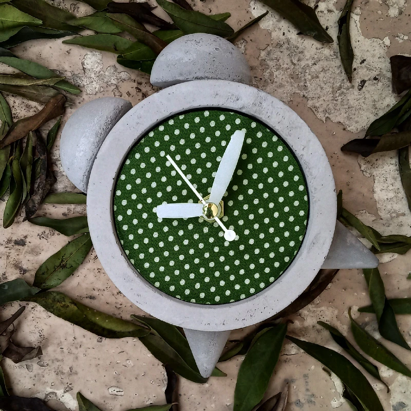 عکس شماره 3 : ساعت رومیزی بتنی مدل m-c04