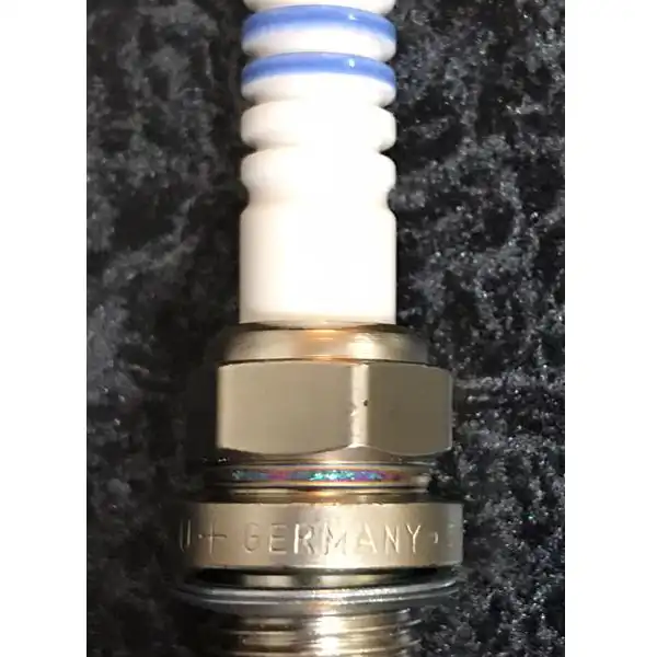 شمع خودرو بوش مدل +9 بسته 4 عددی