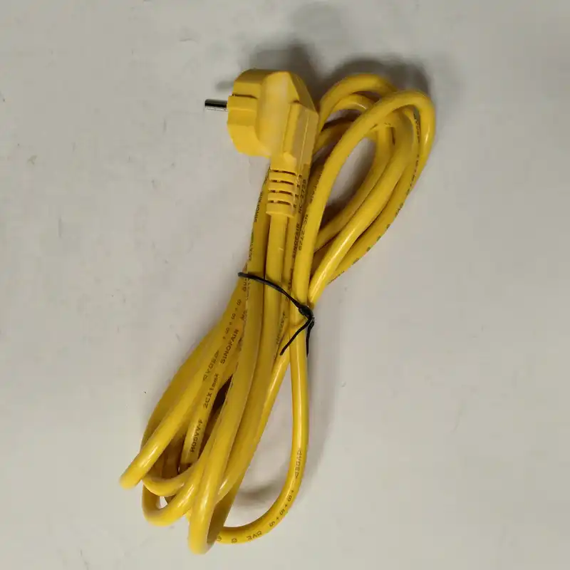 کابل برق سه پین منبع تغذیه کامپیوتر کد 300 طول 3 متر