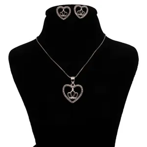 نیم ست نقره زنانه طرح قلب و تاج کد 304