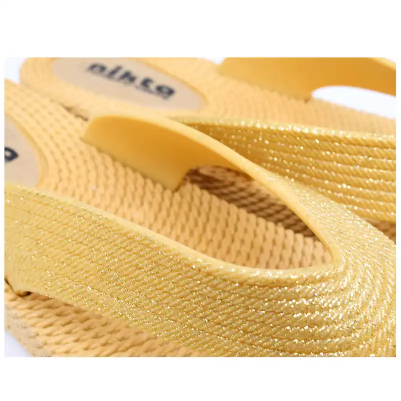 دمپایی لاانگشتی زنانه نیکتا مدل LPC012 کد L1- 02 رنگ طلایی