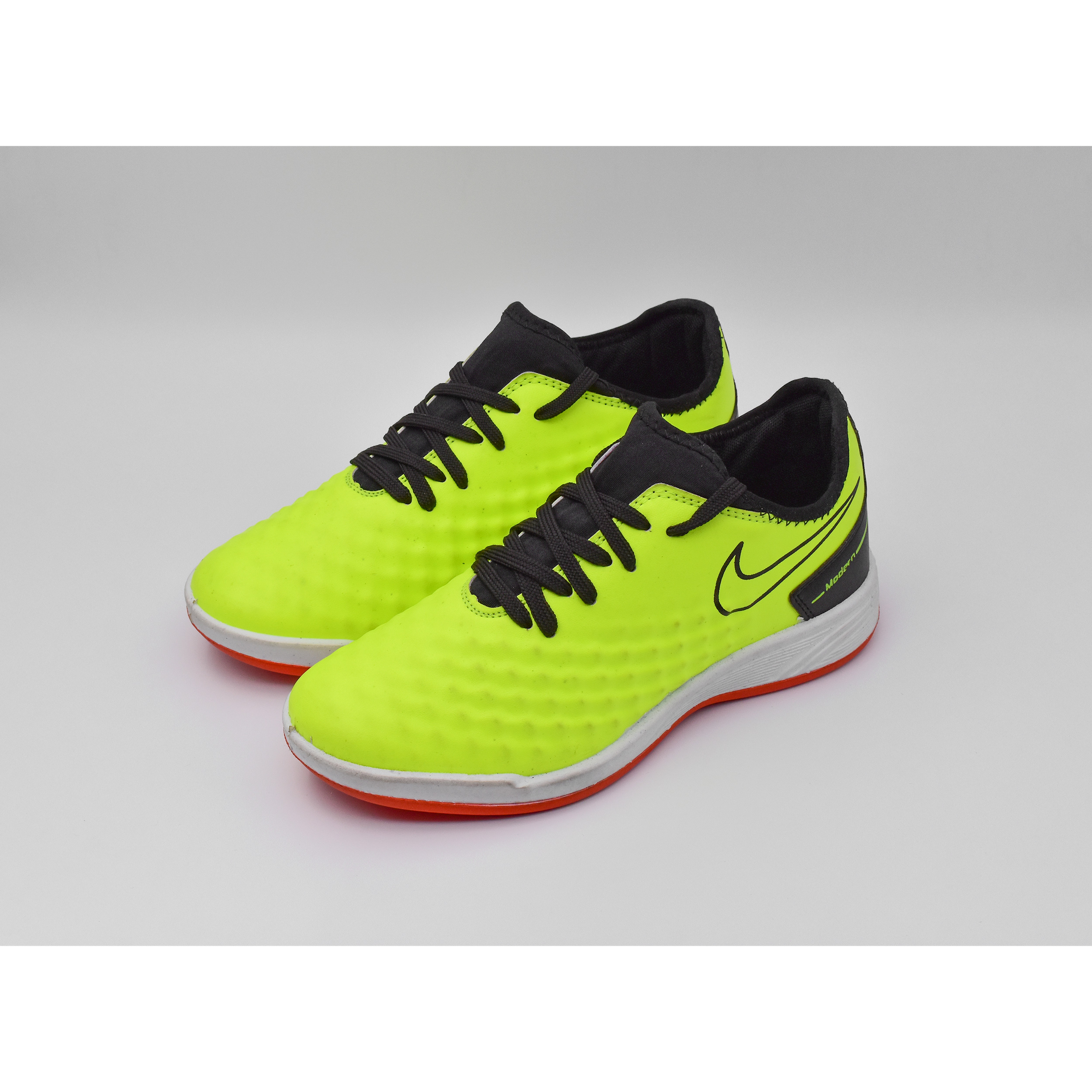 کفش فوتسال پسرانه مدل مدرین کد 6899