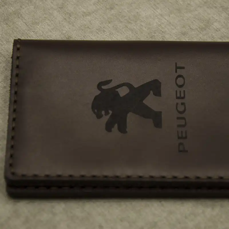 کیف مدارک چرمینه اسپرت طرح پژو کد 60024