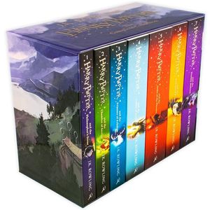 نقد و بررسی کتاب Harry Potter اثر J.K. Rowling هفت جلدی توسط خریداران