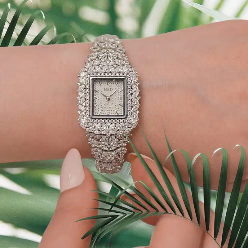 ساعت مچی عقربه ای نقره زنانه مدل ساچ مربع 0109