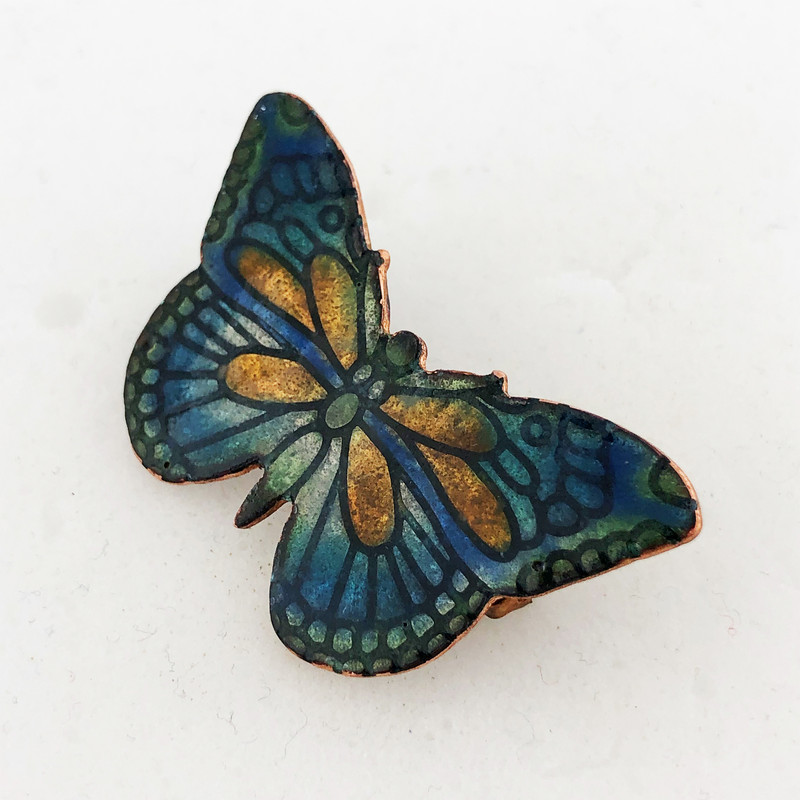 گل سینه آراسته طرح پروانه مدل GZ98897 گل سینه آراسته طرح پروانه مدل GZ98897