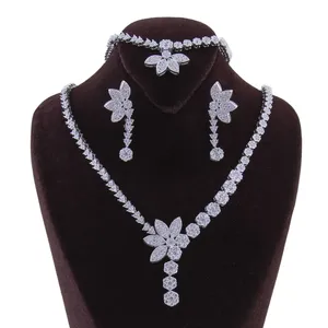 نیم ست نقره زنانه بازرگانی میلادی کد NTR_025