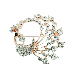 گل سینه زنانه مدل طاووس