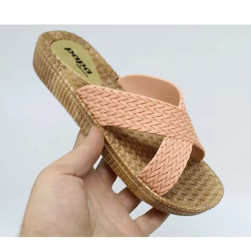 دمپایی زنانه پاپا طرح حصیری کد L1-X4 رنگ گلبهی